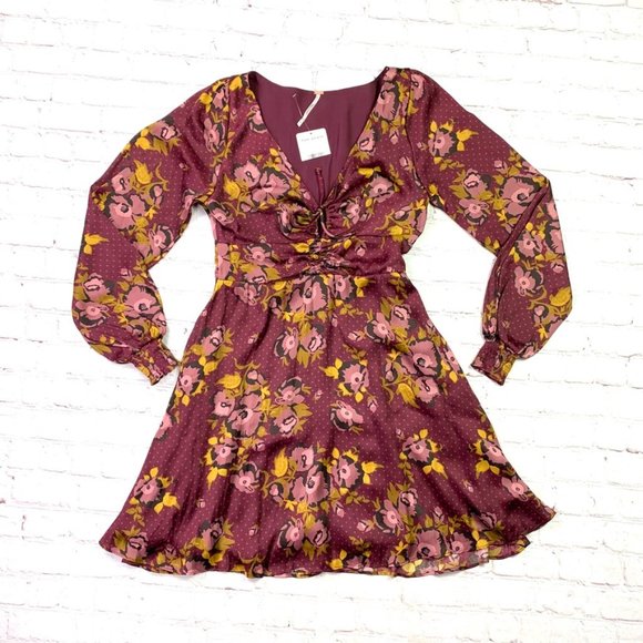 Free People Dresses & Skirts - 👗NWT🤩 |•FREE PEOPLE•| 100% Silk V-neck Dress👗(dbl)